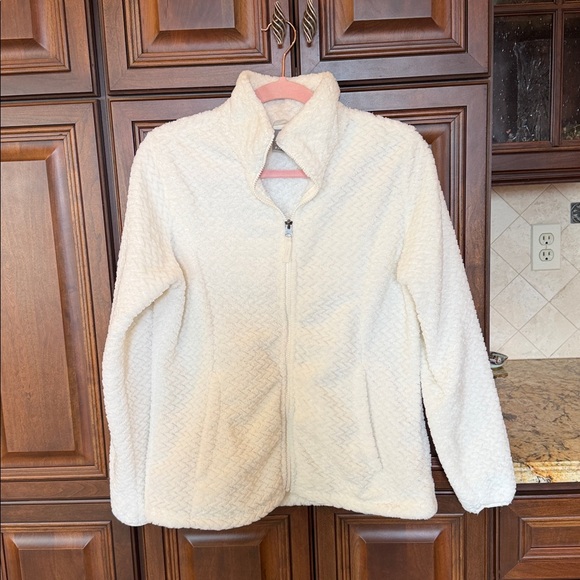 Free2B Tops - Free2B Fuzzy Zip Up Jacket Size M